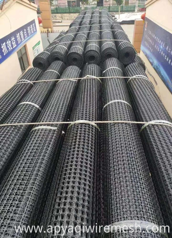 Wholesale Uniaxial Plastic Geogrid PP Biaxial Geogrid 40/40Kn For Road Reinforcement